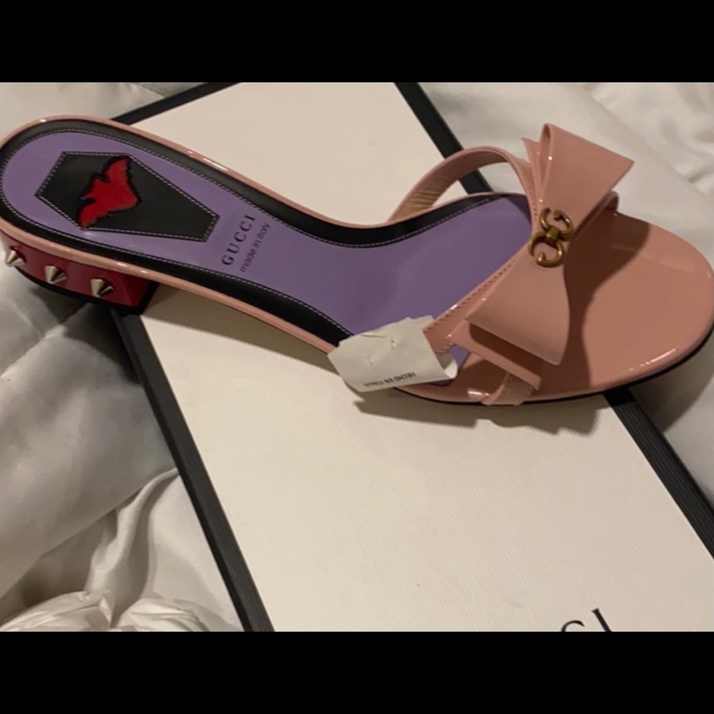 Gucci vampire sandals size 37 1/2